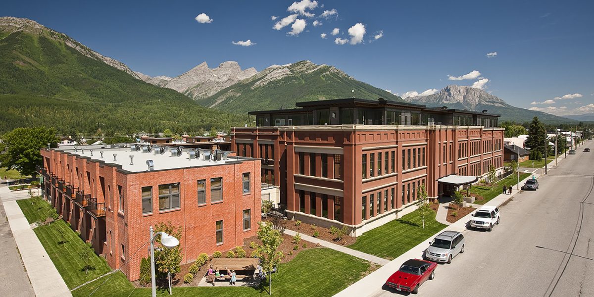 901 Fernie exterior (2009) - Copy